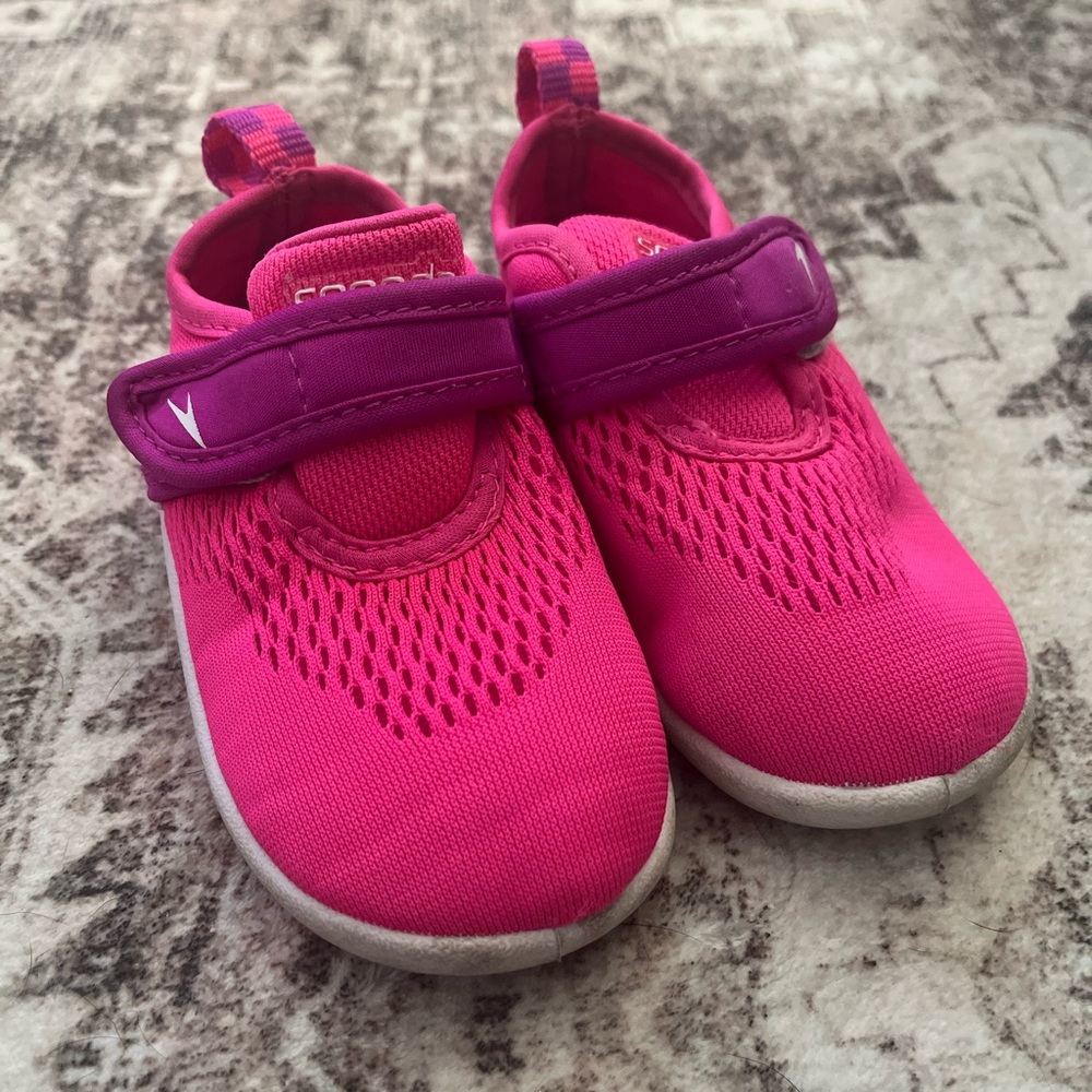 Speedo Toddler Water Shoes — Size Small (5/6)